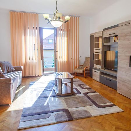 Barok Appart Brasov Bagian luar foto