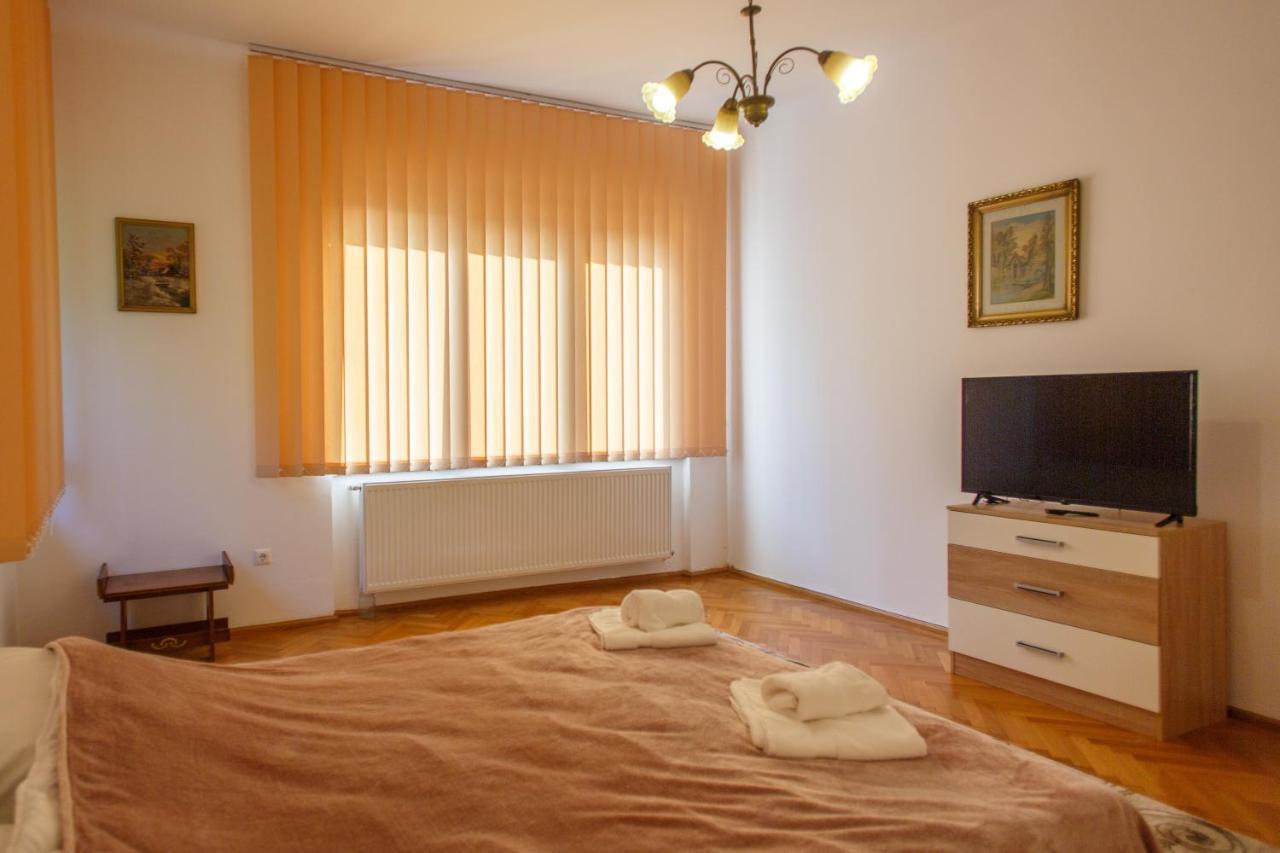 Barok Appart Brasov Bagian luar foto