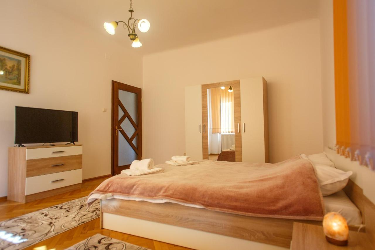 Barok Appart Brasov Bagian luar foto